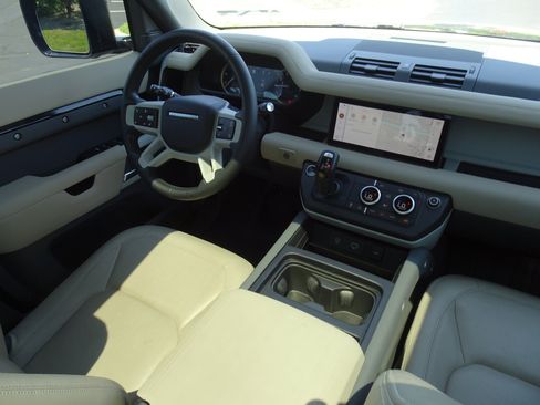 Certified 2023 Land Rover Defender 110 S AWD/4WD image 21