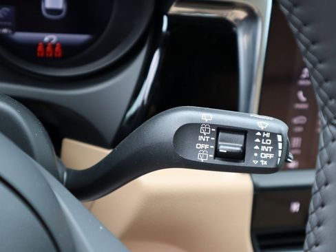 New 2025 Porsche Macan image 30