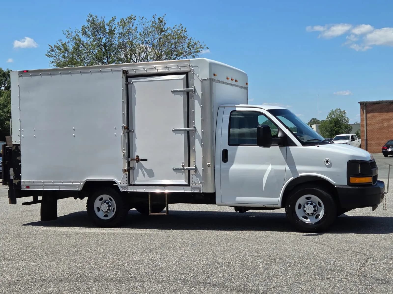 Used 2015 Chevrolet Express 3500 RWD image 7