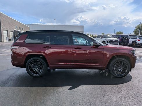 Used 2025 Jeep Grand Cherokee L Summit AWD/4WD image 7