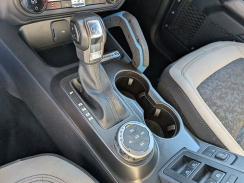 Used 2023 Ford Bronco Wildtrak image 30