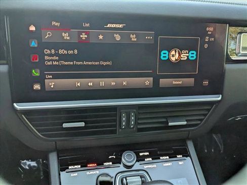 Used 2023 Porsche Cayenne Platinum Edition image 13