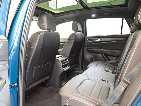 Used 2026 Volkswagen Atlas Cross Sport SEL R-Line AWD/4WD image 36