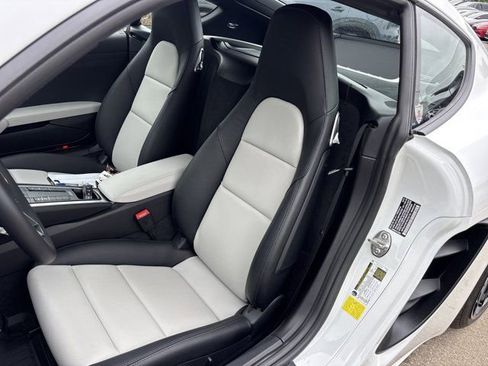 Used 2024 Porsche 718 Cayman RWD image 16
