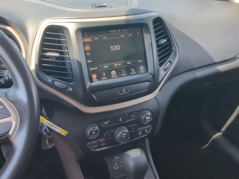 Used 2015 Jeep Cherokee Latitude FWD image 19