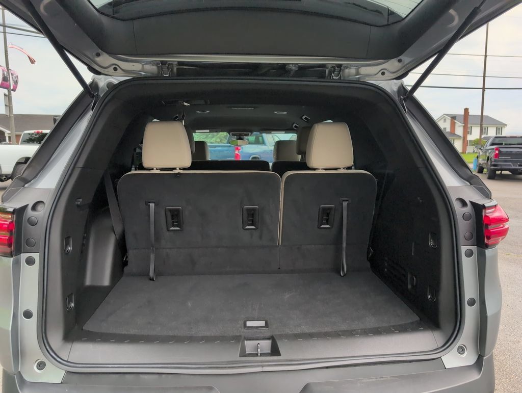 Used 2023 Chevrolet Traverse LS AWD/4WD image 22