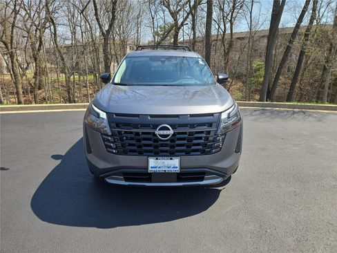 New 2026 Nissan Pathfinder Platinum AWD/4WD image 7