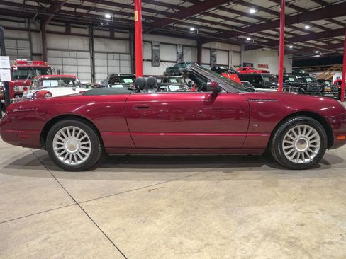 Used 2004 Ford Thunderbird Deluxe RWD image 10