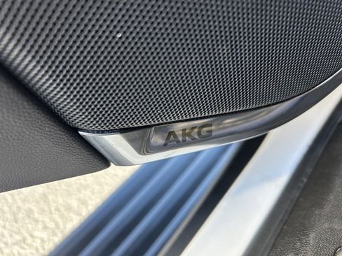 Used 2023 Cadillac Escalade Premium Luxury Platinum image 39