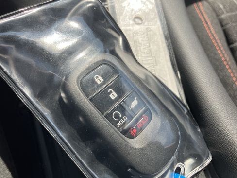 Used 2027 Honda HR-V Sport image 37