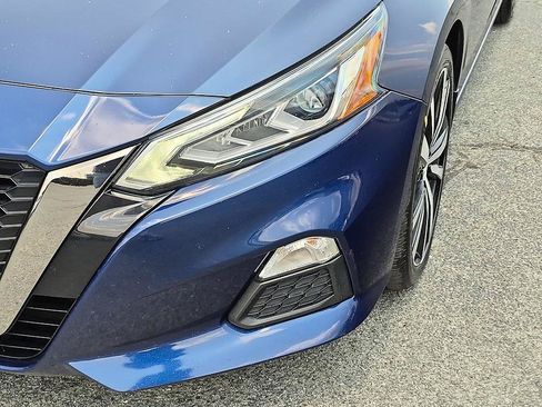 Used 2022 Nissan Altima 2.5 SR FWD image 9