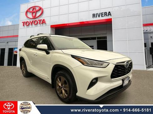 Used 2023 Toyota Highlander Bronze Edition AWD/4WD image 9