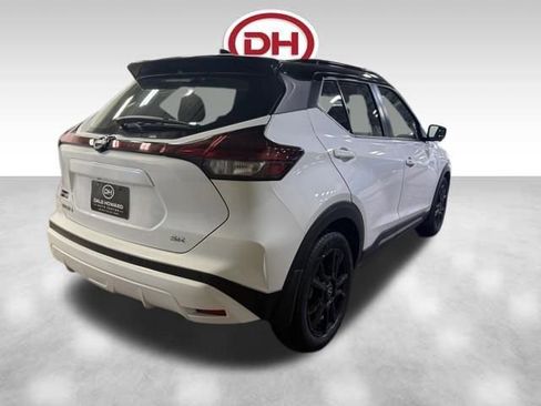 Used 2023 Nissan Kicks SR image 12