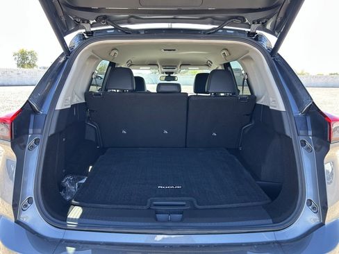 Certified 2026 Nissan Rogue SL image 10