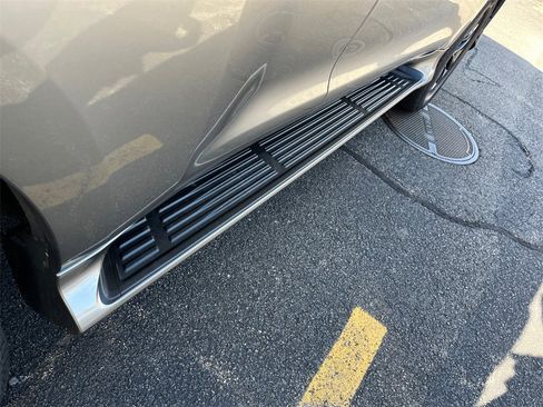 Used 2023 Lexus GX 460 Premium image 18