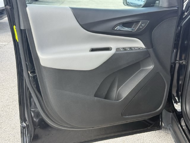 Used 2023 Chevrolet Equinox LS w/ Driver Confidence II Package FWD image 31