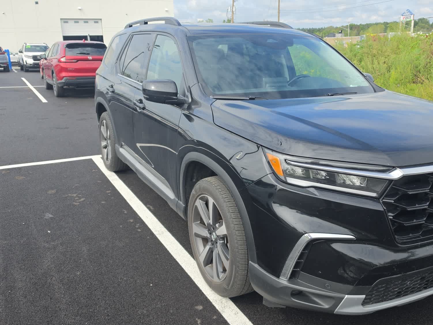 Used 2024 Honda Pilot Touring image 3