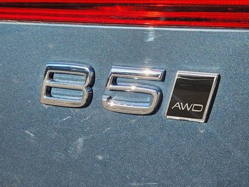 New 2026 Volvo XC60 B5 Plus w/ Climate Package image 17