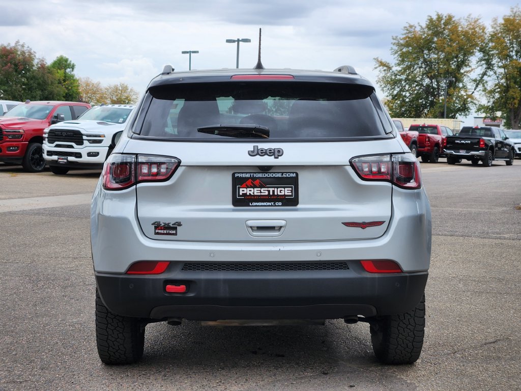 Used 2025 Jeep Compass Trailhawk AWD/4WD image 12