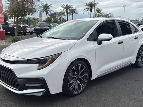 Certified 2022 Toyota Corolla SE image 3