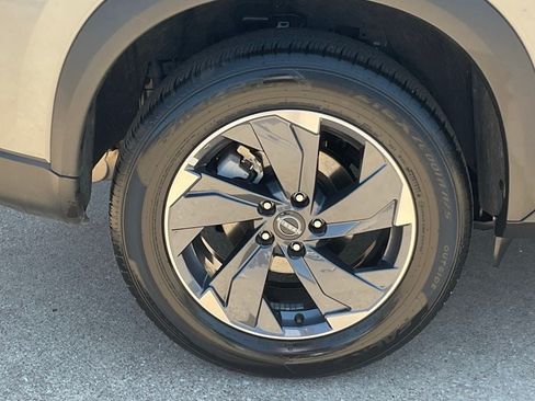 Used 2026 Nissan Rogue SV FWD image 7