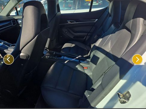 Used 2014 Porsche Panamera S image 9