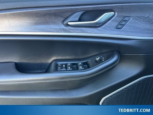 Used 2022 Jeep Grand Cherokee L Limited image 42