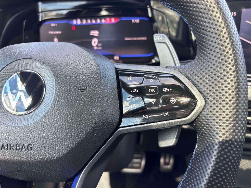 Used 2022 Volkswagen Golf R AWD/4WD image 24