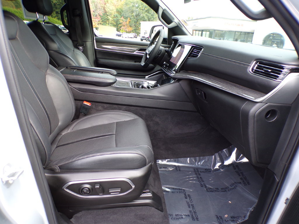 Used 2022 Jeep Wagoneer Series II w/ Flexible Seating Group AWD/4WD image 7