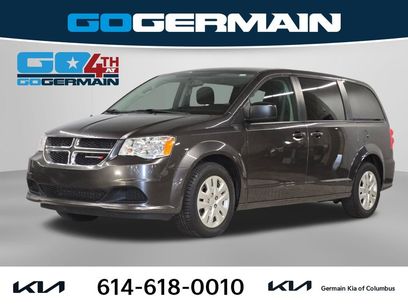 Used 2018 Dodge Grand Caravan SE w/ UConnect Hands-Free Group