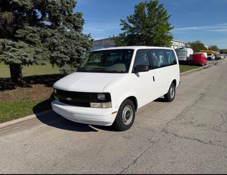 Used 1999 Chevrolet Astro Passenger RWD image 2