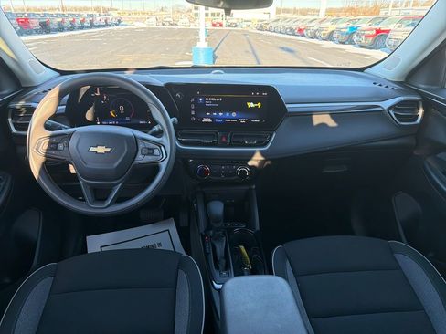 Used 2025 Chevrolet TrailBlazer LT image 12