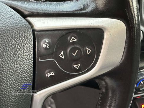 Used 2021 GMC Terrain SLT image 25