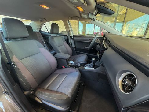 Used 2018 Toyota Corolla LE FWD image 22