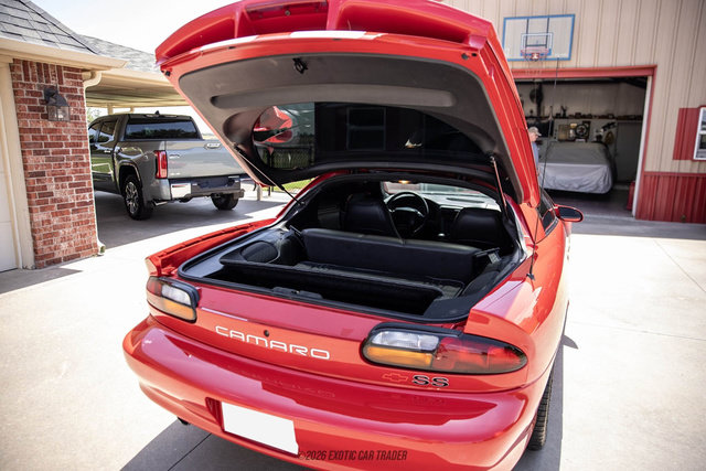 Used 2002 Chevrolet Camaro Z28 w/ SS Performance/Appearance Pkg RWD image 41