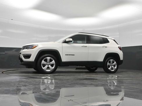 Used 2020 Jeep Compass Latitude AWD/4WD image 21