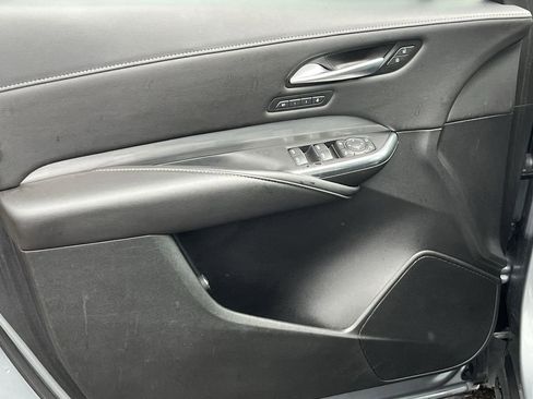 Used 2024 Cadillac XT4 Premium Luxury image 14