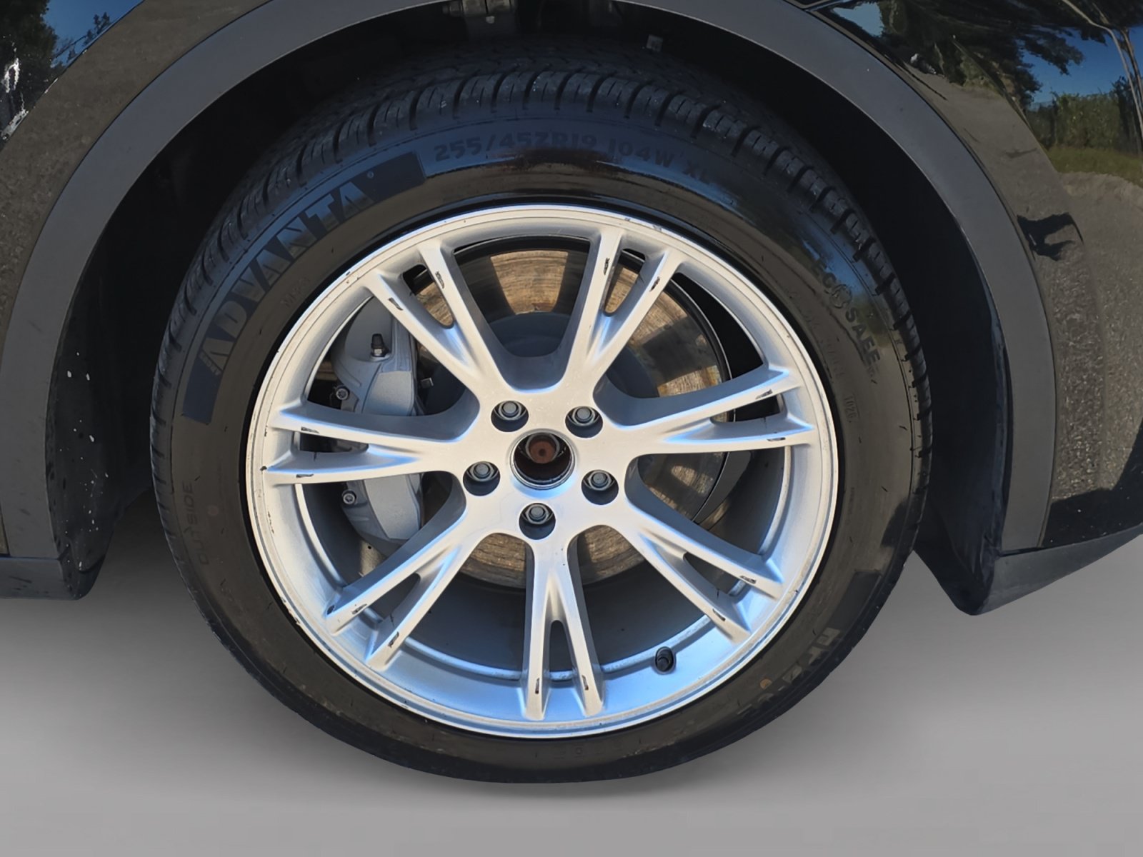 Used 2024 Tesla Model Y Long Range AWD/4WD image 26