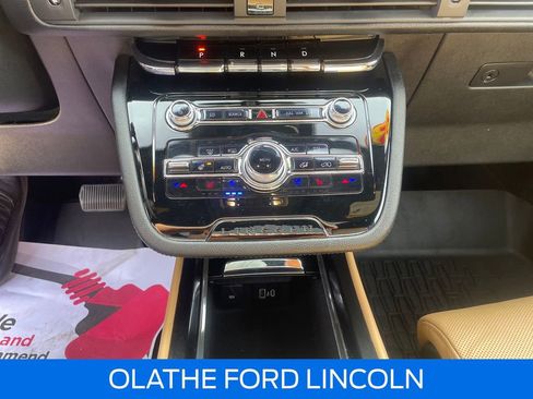 Used 2022 Lincoln Corsair Reserve w/ Equipment Group 201A image 18