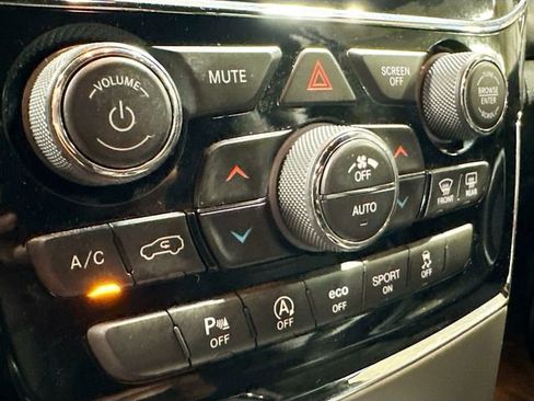 Used 2019 Jeep Grand Cherokee Altitude image 18