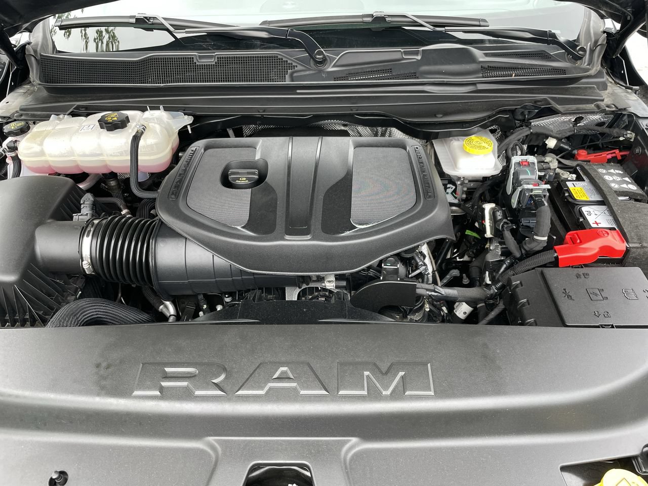 Used 2025 RAM 1500 Warlock AWD/4WD image 25