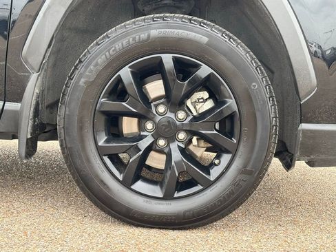 Used 2022 Toyota RAV4 LE image 8