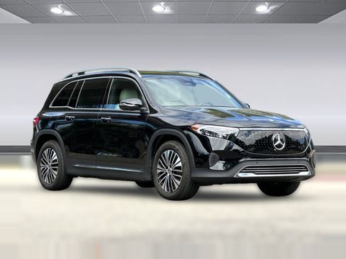 Used 2025 Mercedes-Benz EQB 250+ image 7