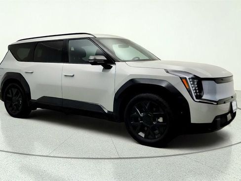 Used 2026 Kia EV9 Land w/ Nightfall Edition Package AWD/4WD image 3