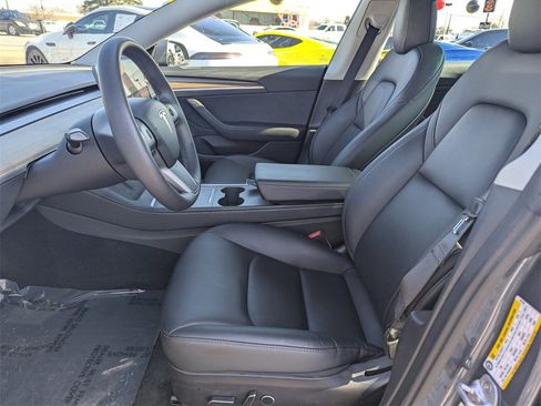 Used 2023 Tesla Model 3 Standard Range image 10