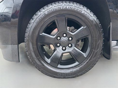 Used 2015 Chevrolet Suburban LT image 38