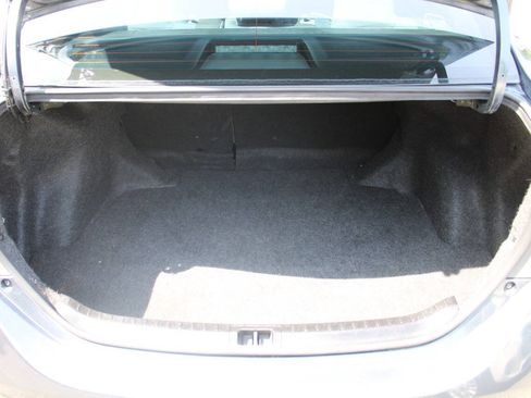 Used 2017 Toyota Corolla LE FWD image 16