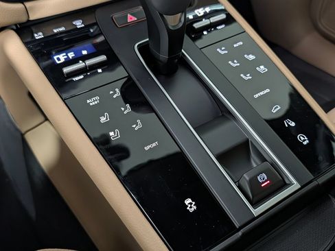 New 2026 Porsche Macan AWD/4WD image 34