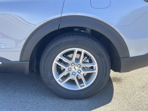 New 2025 Ford Explorer Active w/ Active Comfort Package image 27
