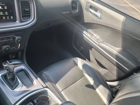 Used 2021 Dodge Charger SXT w/ Leather Interior Group RWD image 23